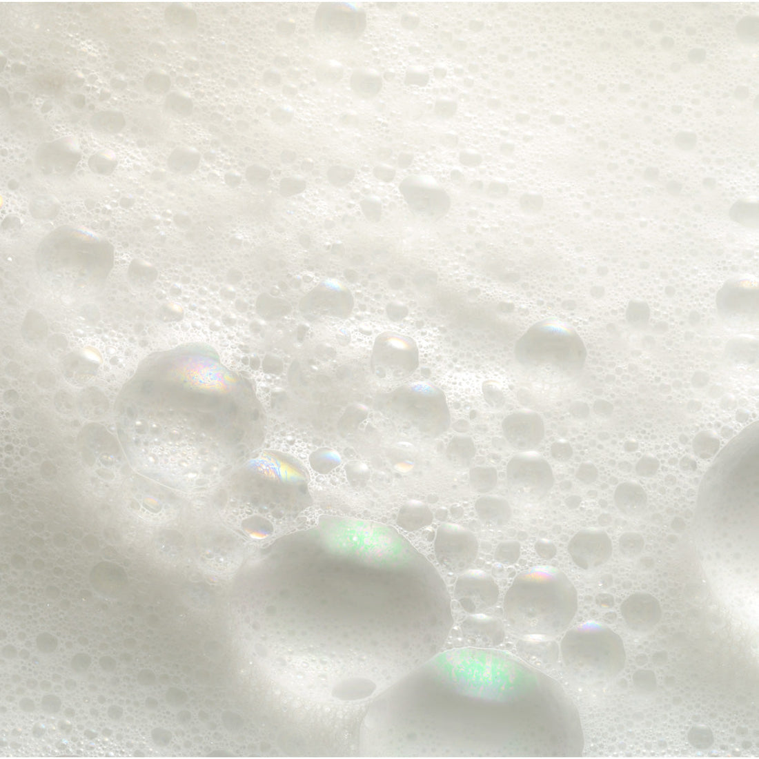 石鹸シャンプーは地肌に優しく抜け毛が減る!?乾燥肌の人は注意も必要